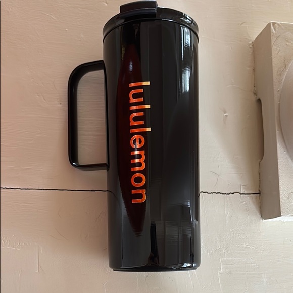 Lululemon Black Travel Mug - Picture 4 of 4
